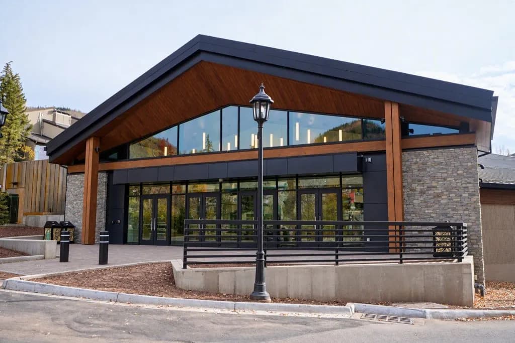 Vail Resorts Upgrades Mountain Food with New Ice Bar and Brewery Ties