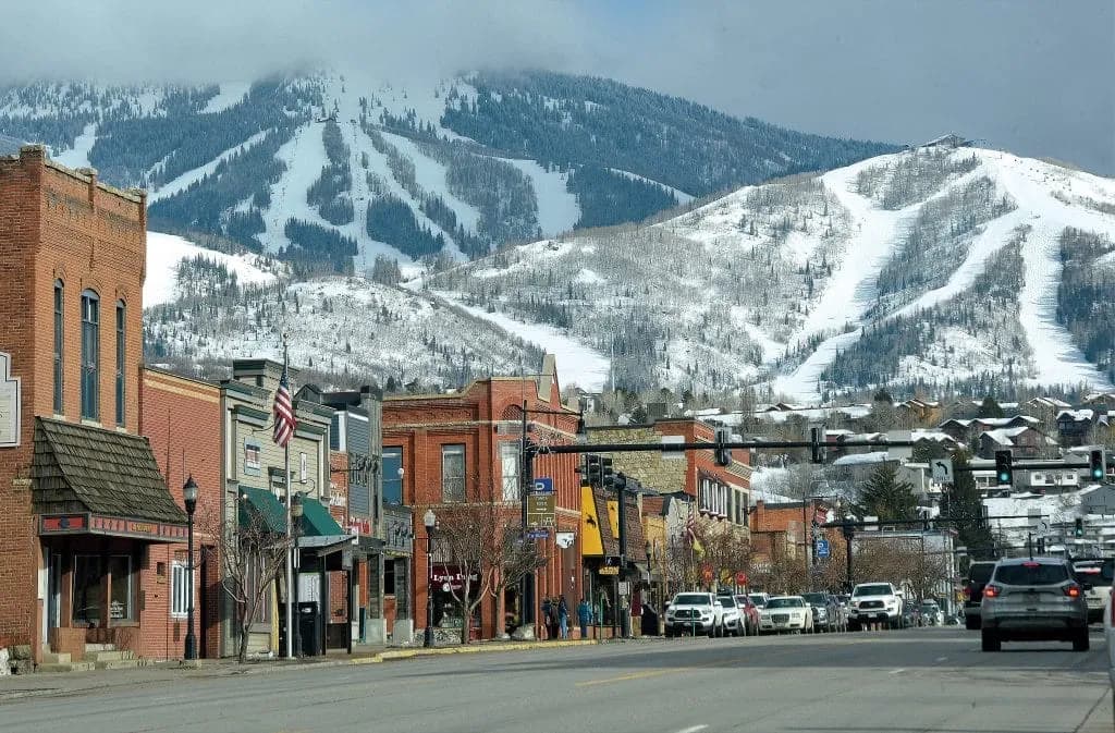 Colorado Travelers Shift to Fall for 35% Savings