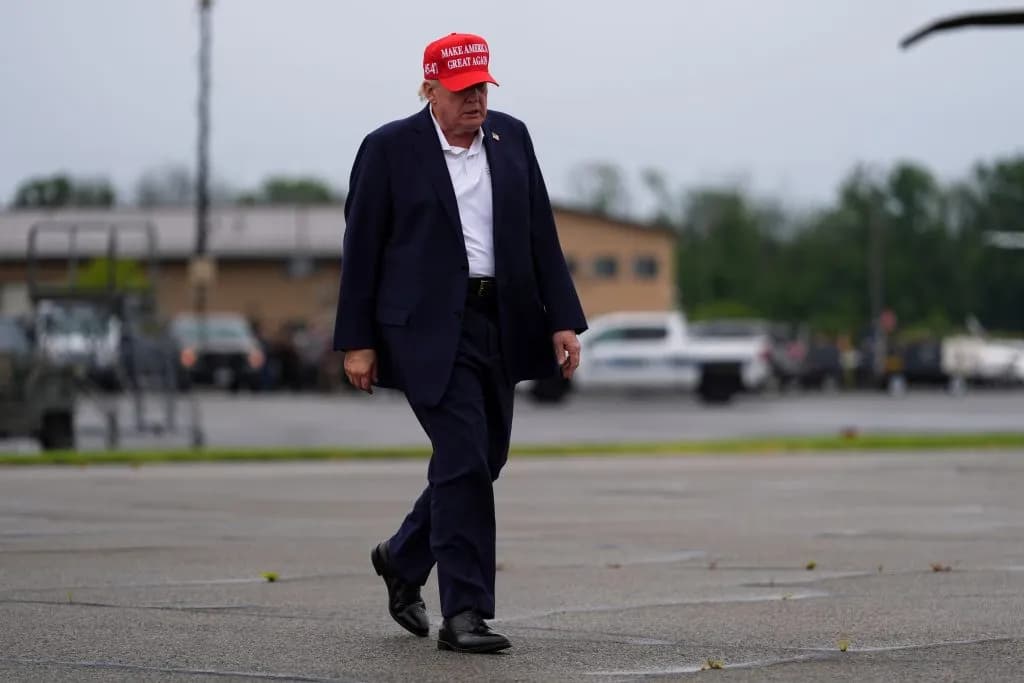 De La Cruz Drops Trump Tagline Ahead of General Election