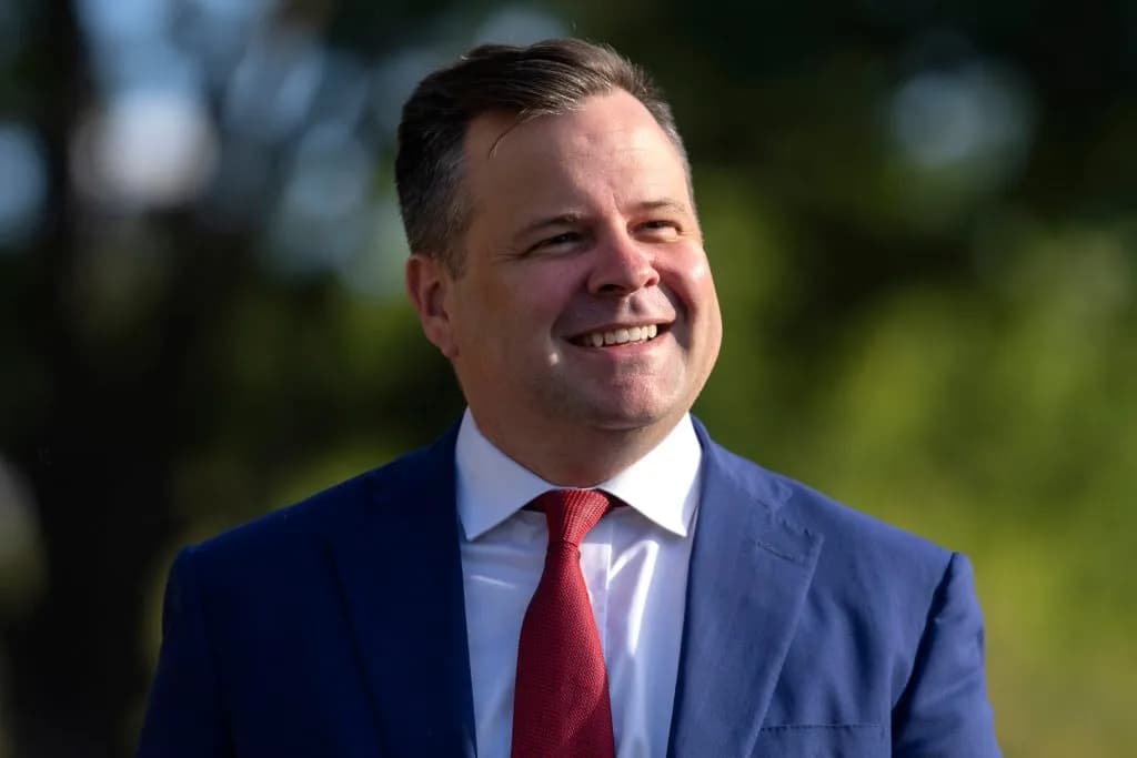 Trump Taps 38-Year-Old Housing Regulator Bill Pulte as Acting Director of National Intelligence