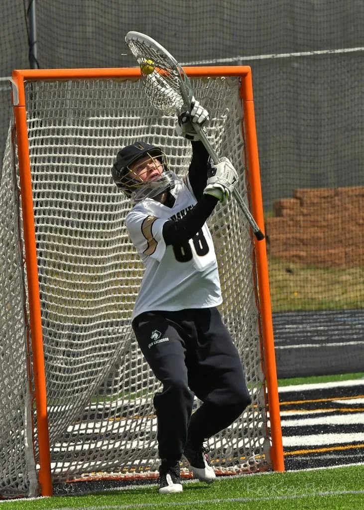 Huskies Lacrosse Team Remains Undefeated After Win