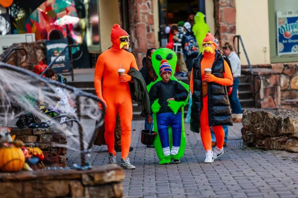 Vail's Free Halloween Trot Draws Crowds to Cobblestone Streets