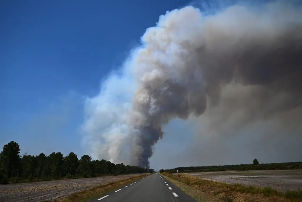 France Orders 4,000 More Evacuations as Gironde Wildfire Spreads
