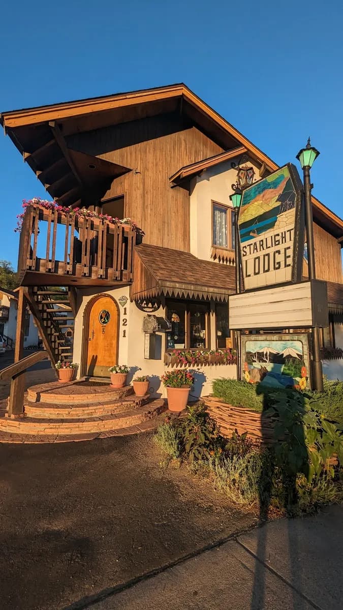 Starlight Lodge