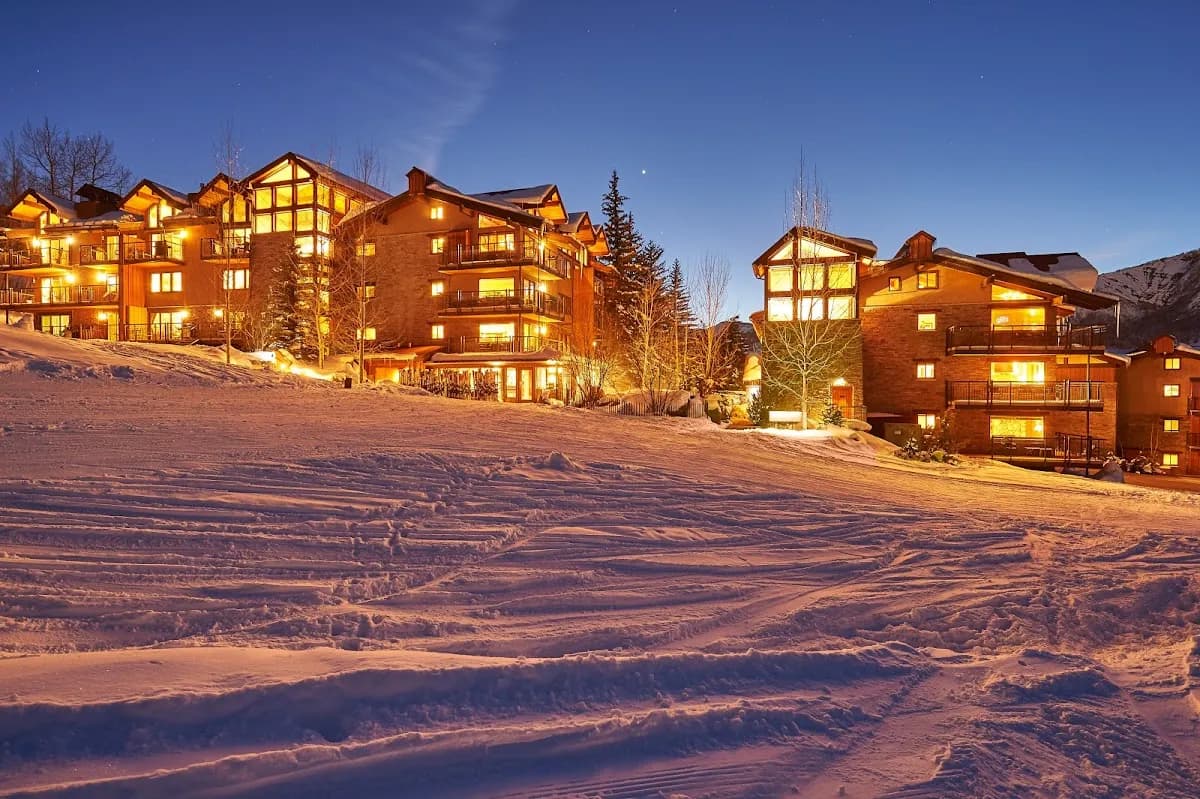 The Crestwood Condominiums