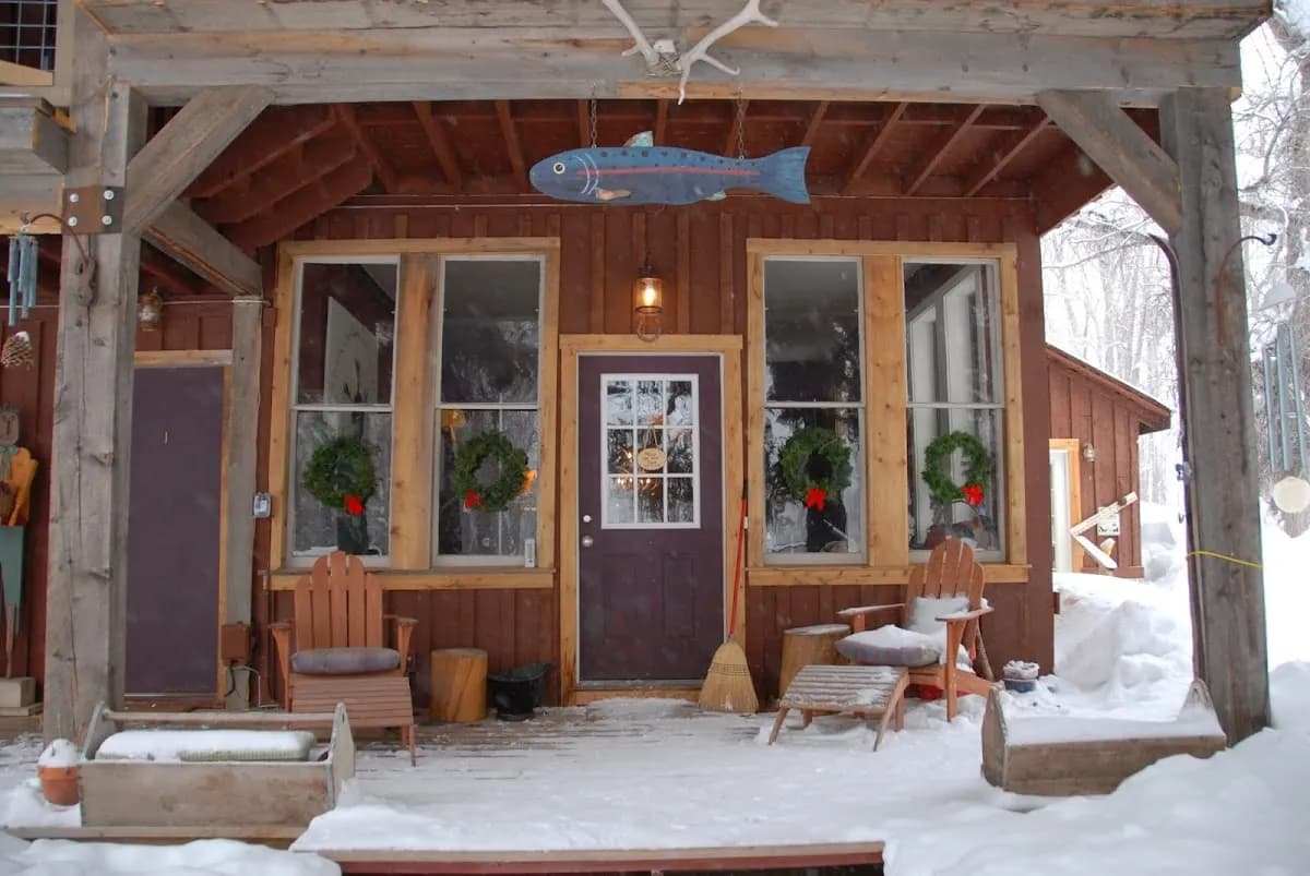 7 bdrm Lodge on Crystal River Bank by Marble CO Sleep 18