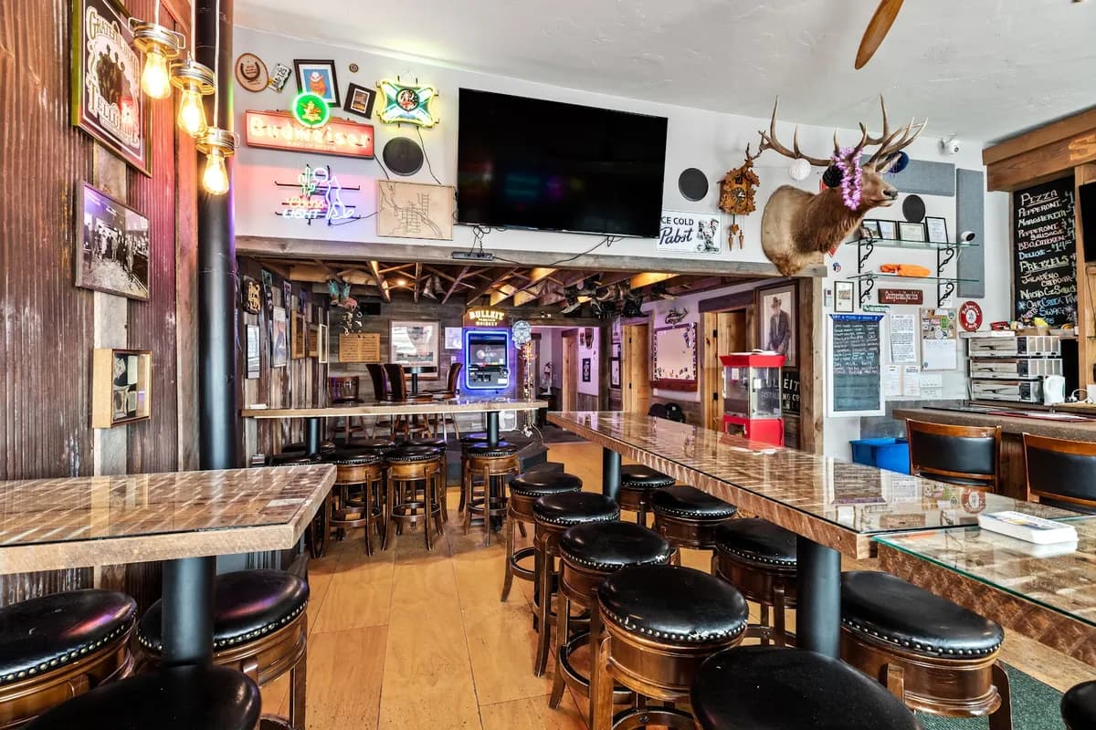 Oak Creek Tavern photo 1