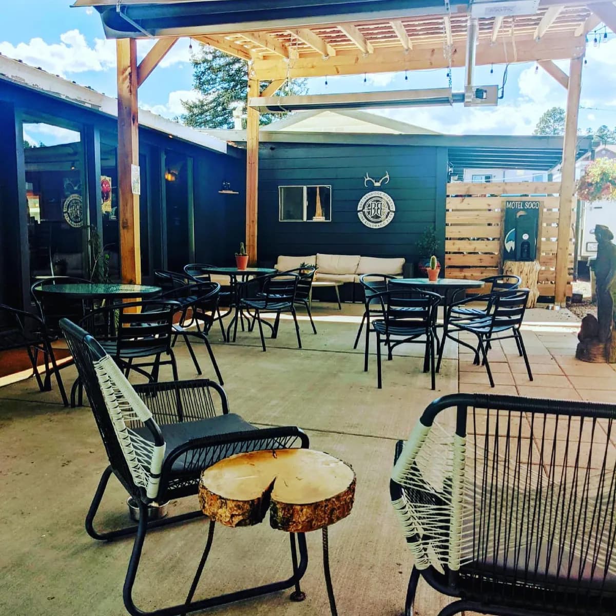 El Camino Lounge & Grill at Motel SOCO photo 1
