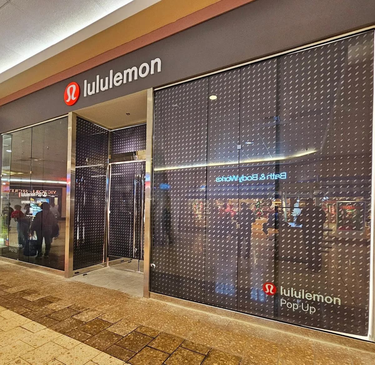 lululemon photo 1