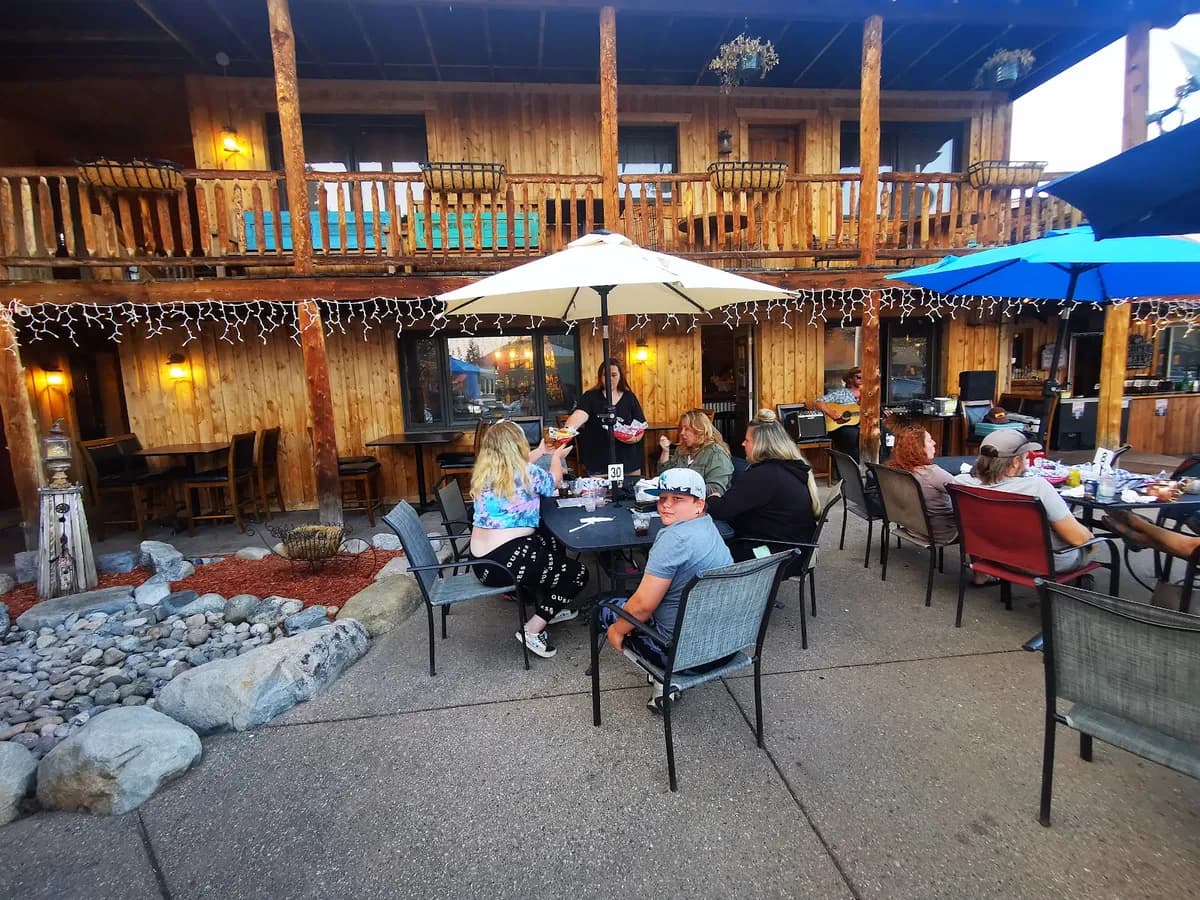 Charlie's Sports Bar & Grill