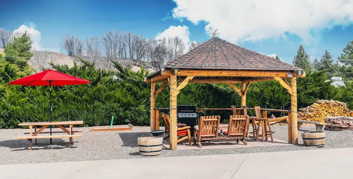 Hotchkiss Inn