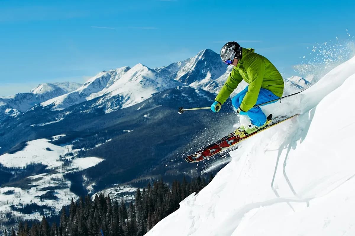 Comfortable Condo close to Slopes with a Hot Tub!