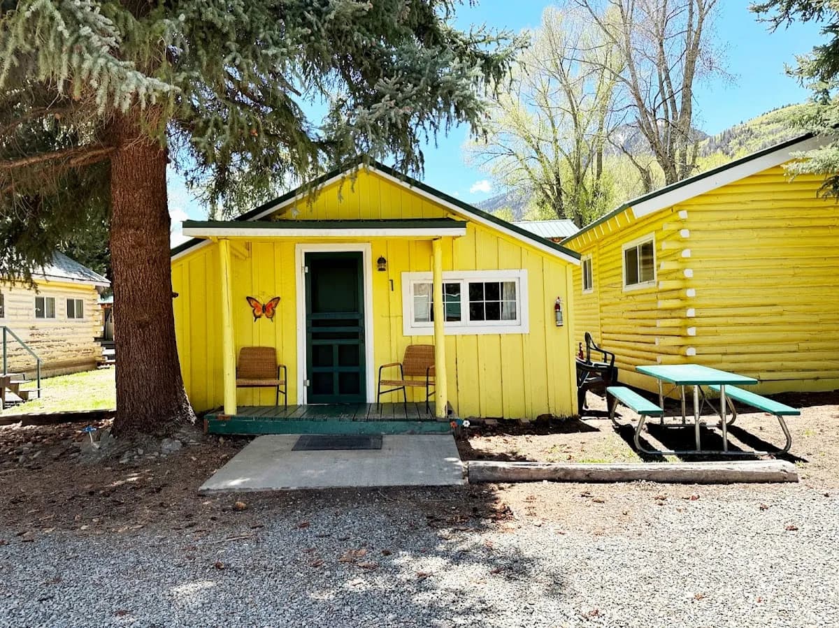 Wagon Wheel Cabins