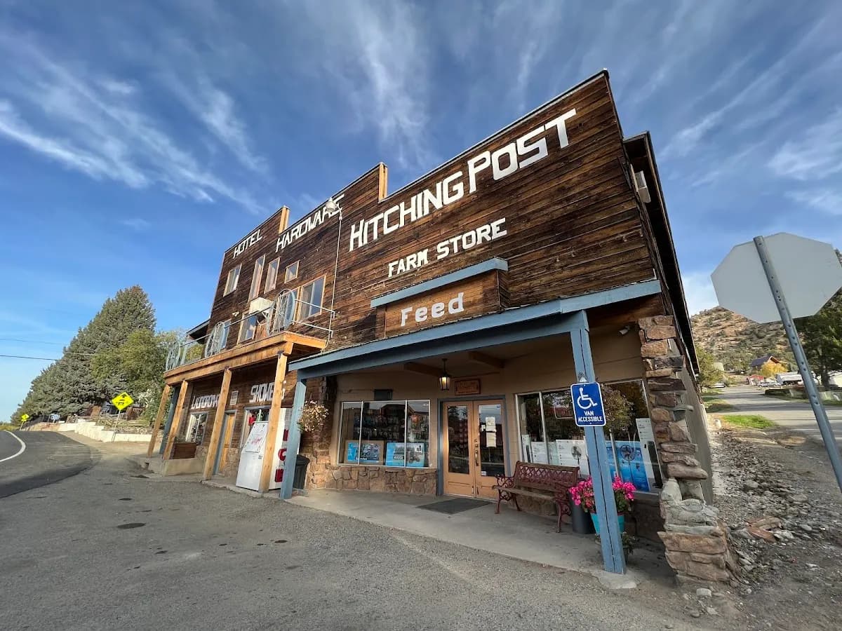 The Hitching Post Hotel And Farm Store