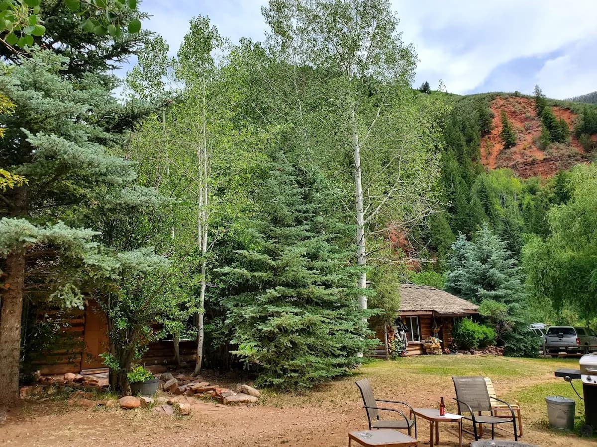 Authentic Large Colorado Cabin close to the Roaring Fork River!! Very private<br>