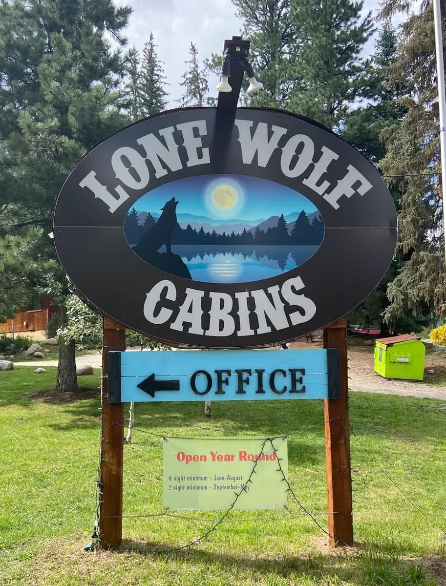 Lone Wolf Cabins