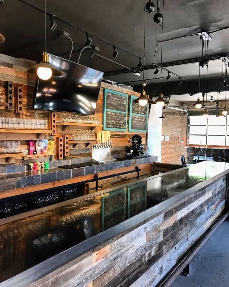 Tres Litros Beer Company photo 1