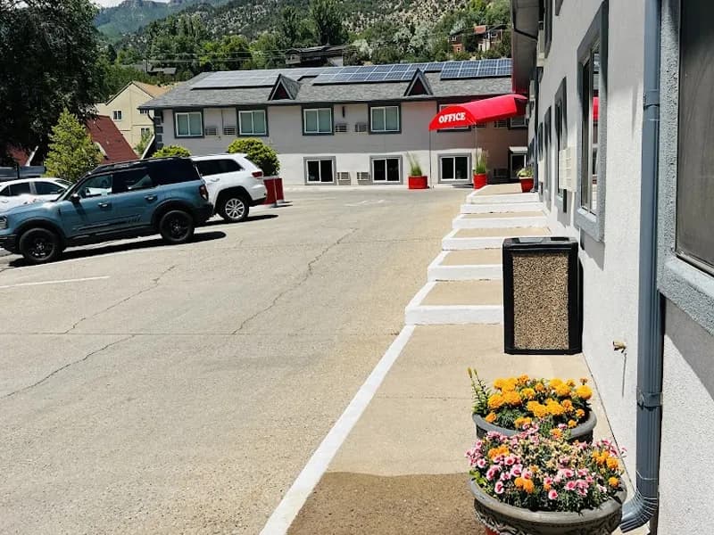 Adventure Inn - Glenwood Springs