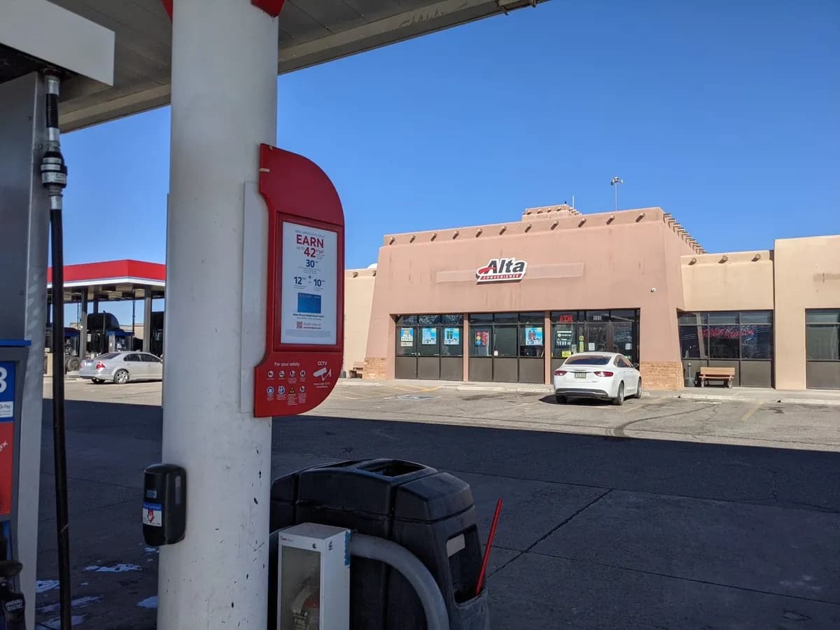 Alta Convenience photo 3