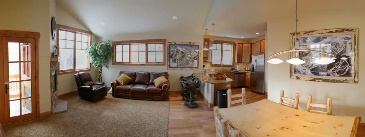 Real log cabin close to skiing in winter and outdoor activities in summer & fall