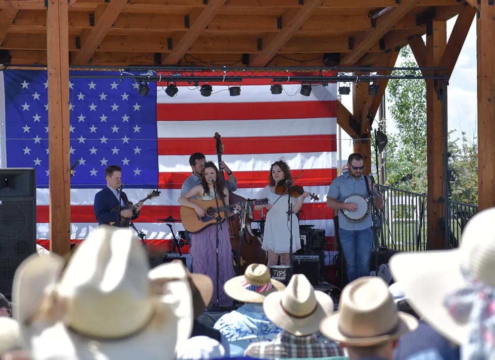 Pickin' in The Rockies