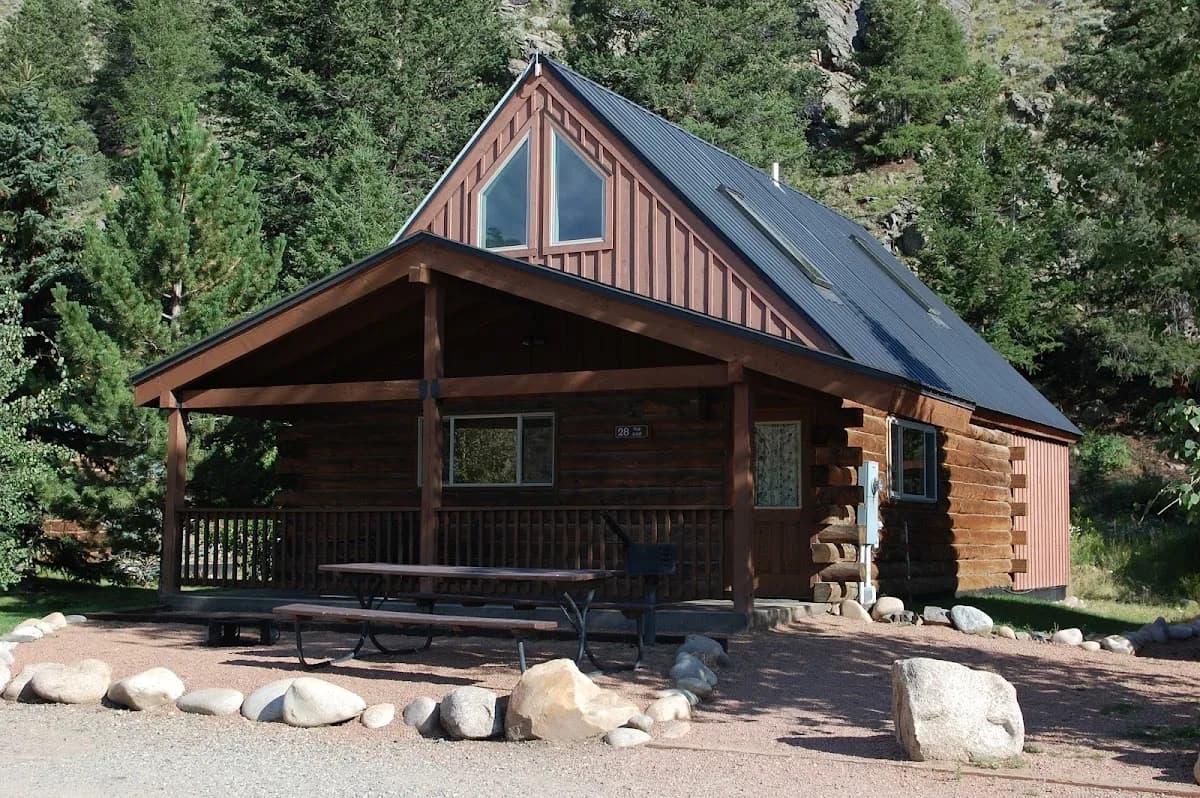 Beautiful 2 Bedroom Cabin on Taylor River with Private Hot Tub