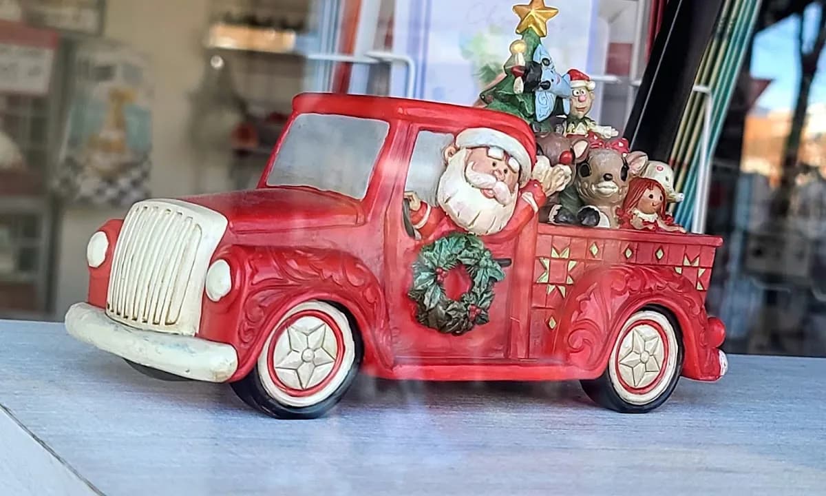 Holiday Gifts & Home Decor photo 1