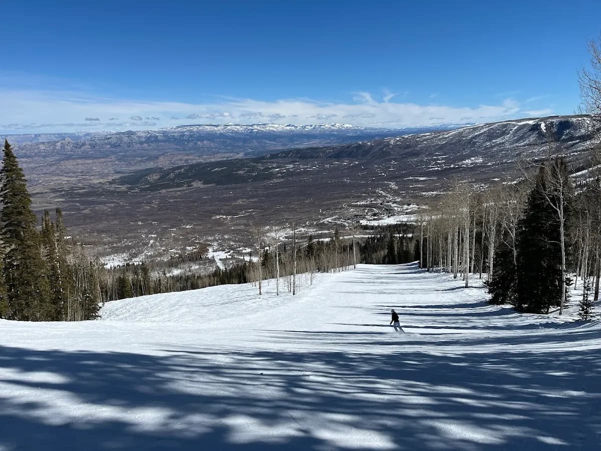 Mesa Cottage: 1 minute drive-Powder Horn Ski Resort  
3 Queen size beds-Sleeps 6