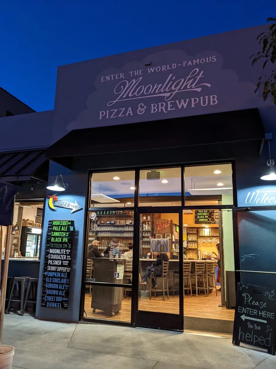 Moonlight Pizza & Brewpub