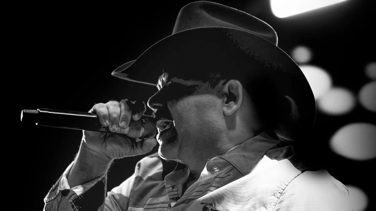 Chuy Lizarraga Y Su Banda Tierra Sinaloense