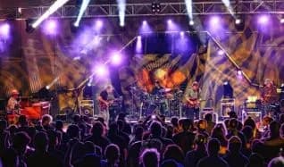 Shakedown Street plays 12/27/87