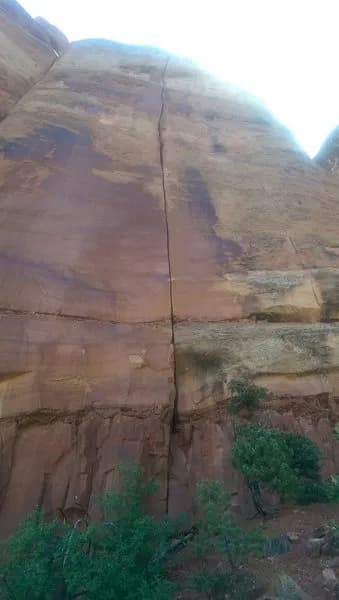 Incredible Handcrack of the Monument