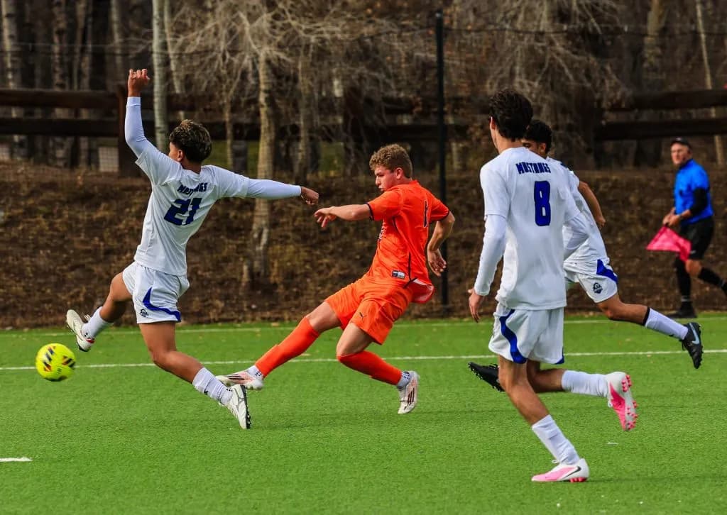 Vail Mountain School Vikings Clinch Playoff Orange in 9-0 Win