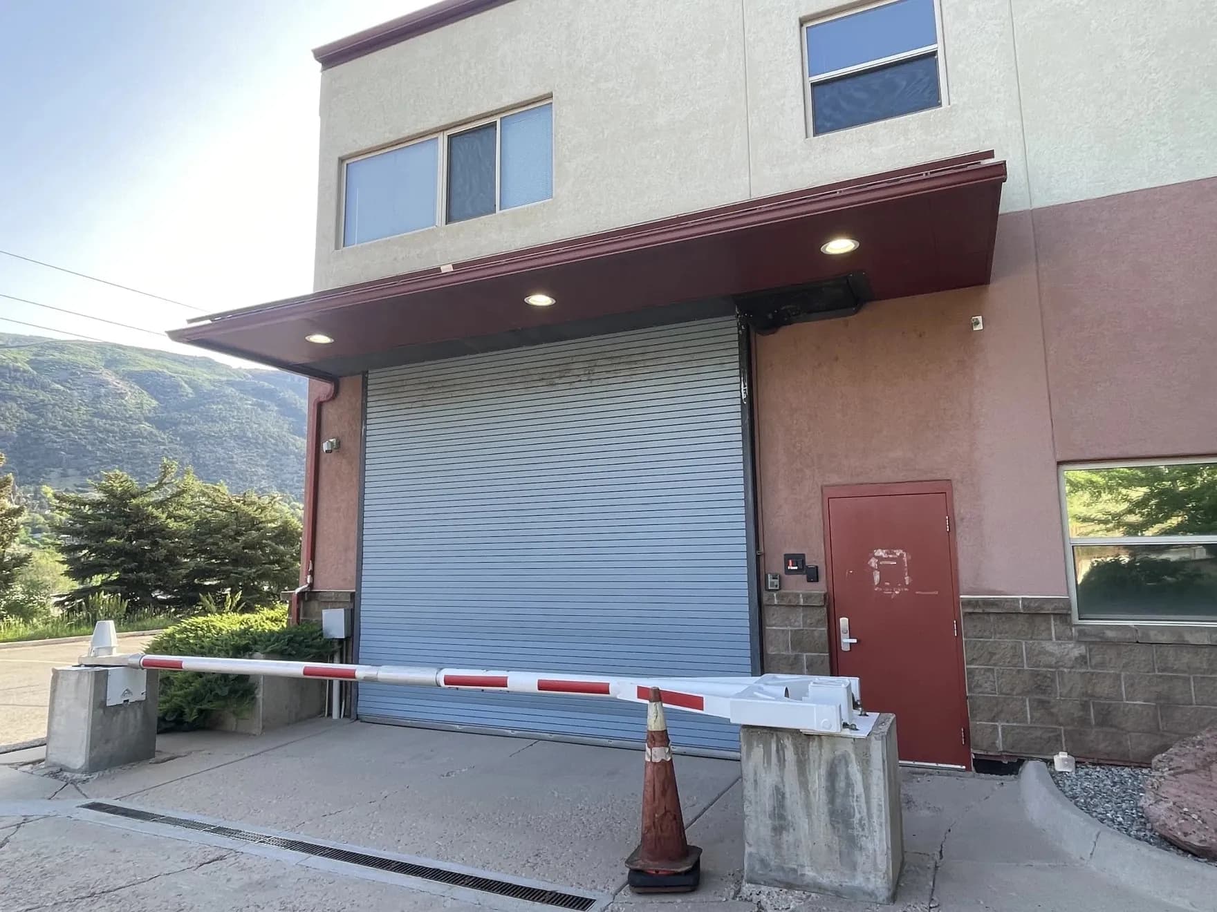 Glenwood Springs Council Votes to Sue ICE Landlord