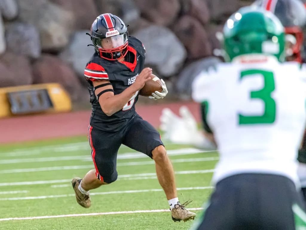 Delta Shuts Out Aspen 42-0 in Western Slope League Opener