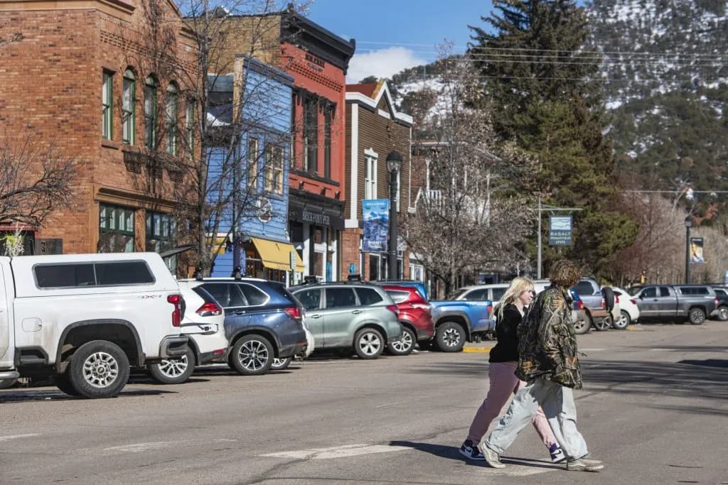 Colorado Loses 13600 Jobs as 98 Companies Relocate