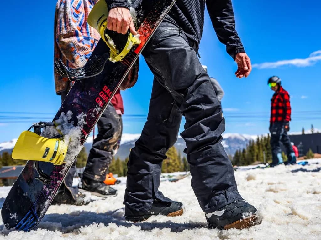 Dry Heat and Missing Snow Plunge US Ski Visits to 10-Year Low