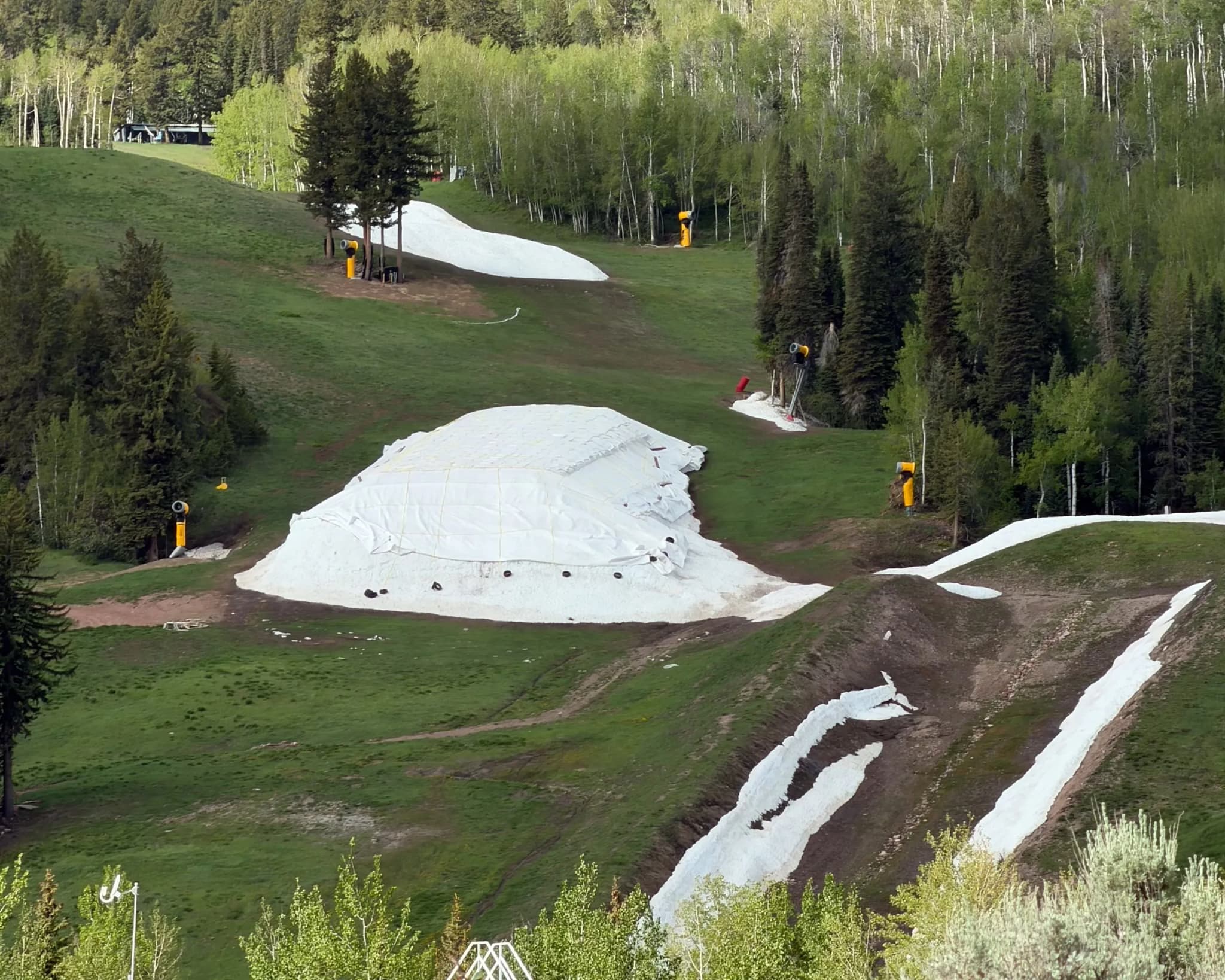 Aspen Snowmass Wraps Snow in Blankets to Beat Warming