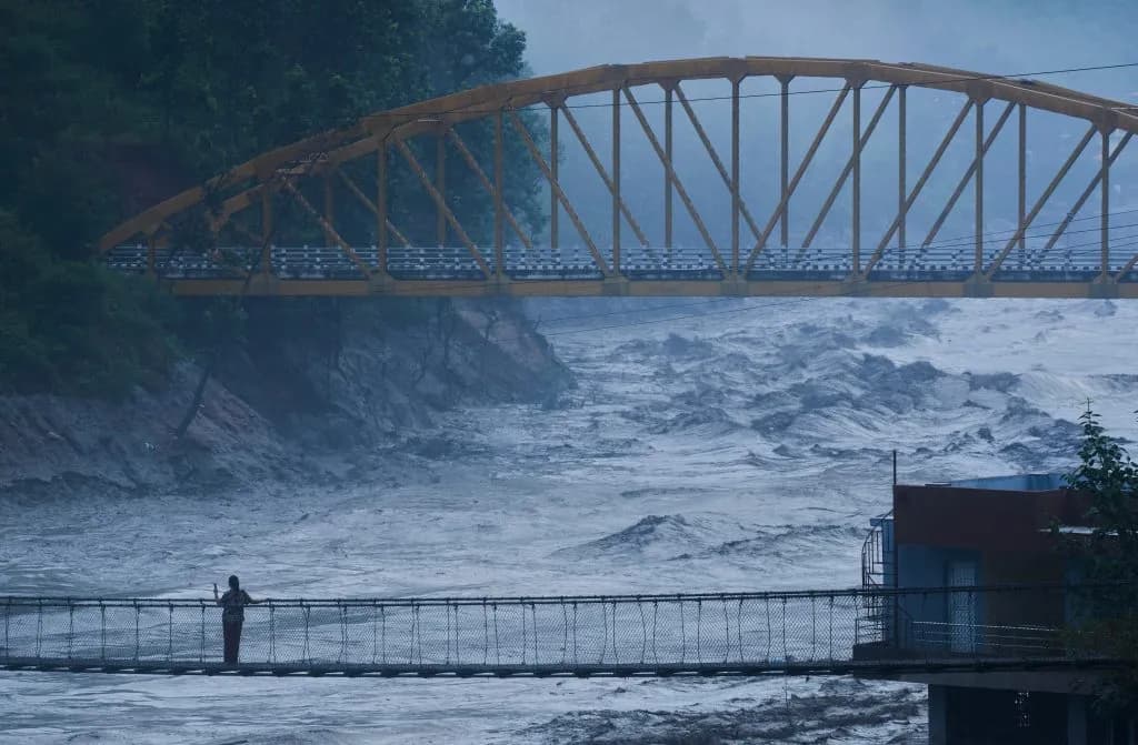 Nepal Floods Kill 788 as Bhotekoshi River Threatens Fresh Disaster