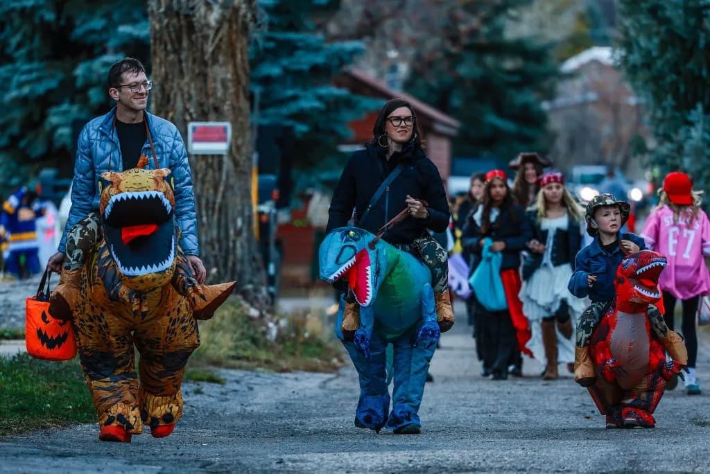 Vail Valley Halloween Splits Between $55 Art Class and Free Candy