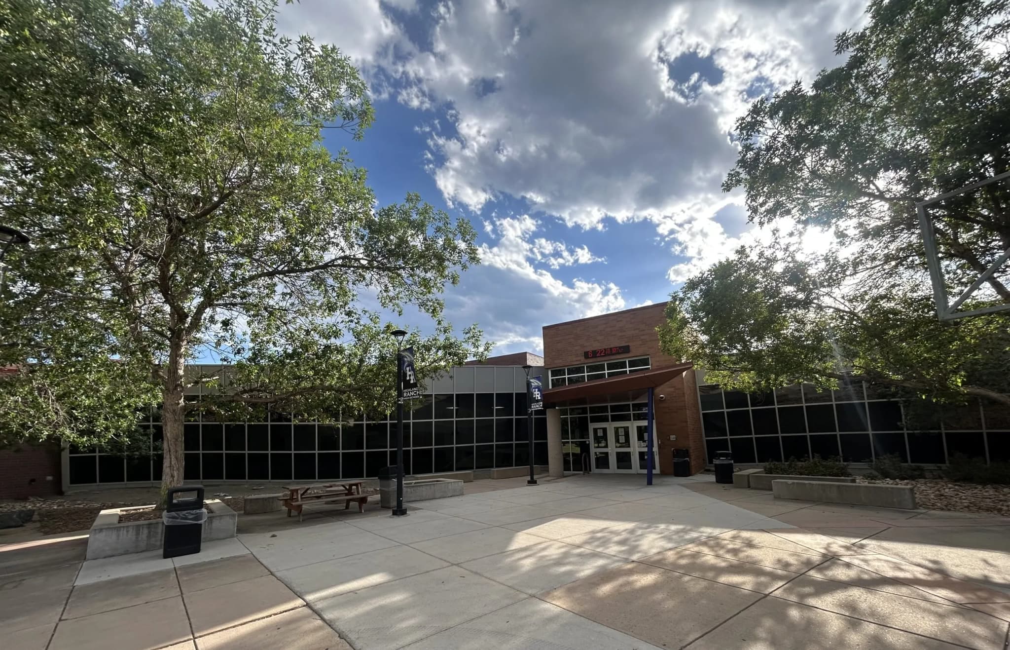 Kim School District Superintendent Enforces Strict Phone Ban