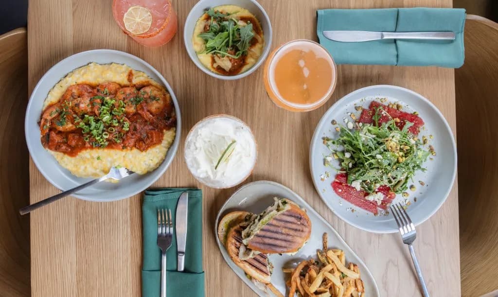 Edwards Restaurant CAYA Opens in Riverwalk Complex