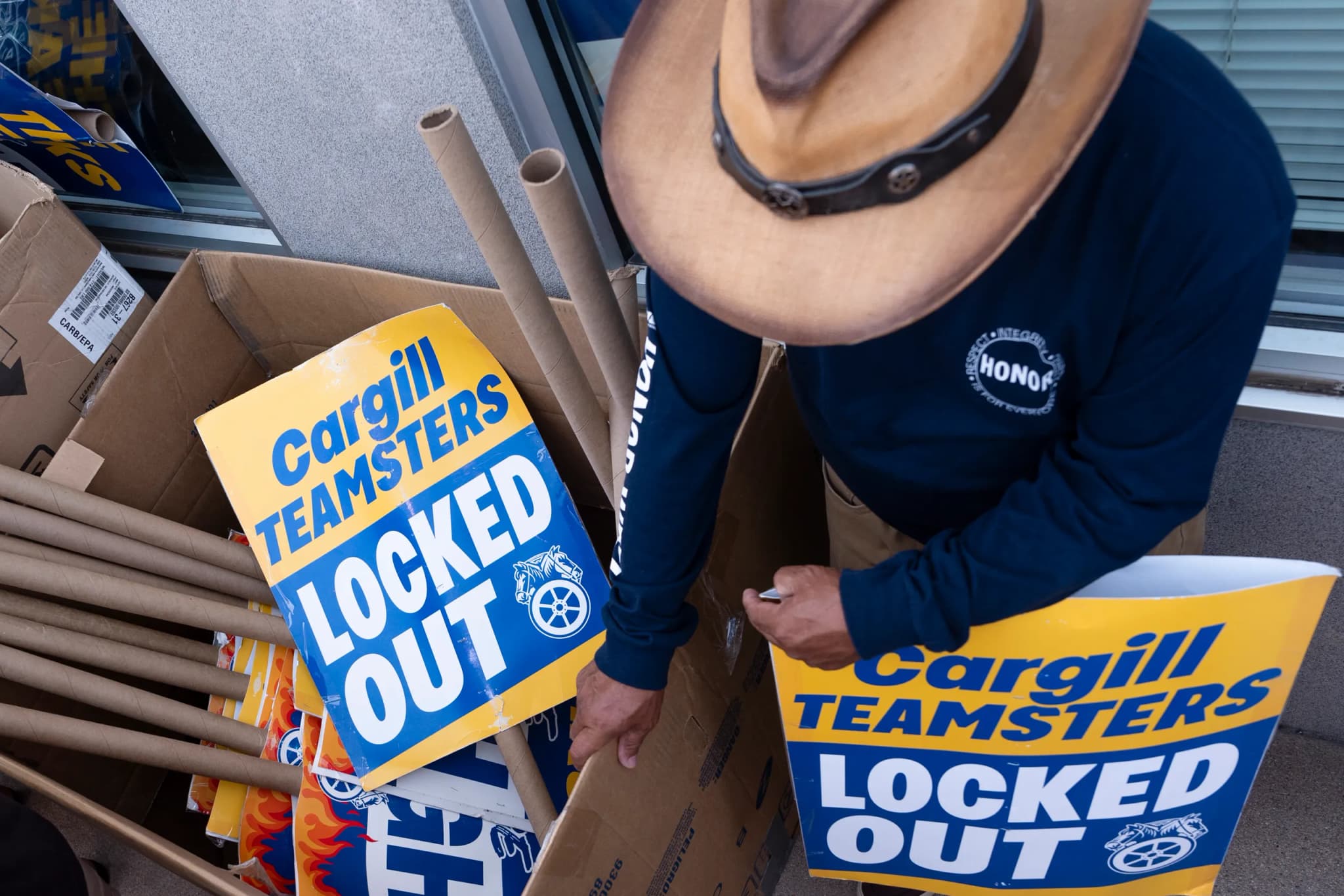 Fort Morgan Cargill Workers Approve New Contract to End Lockout