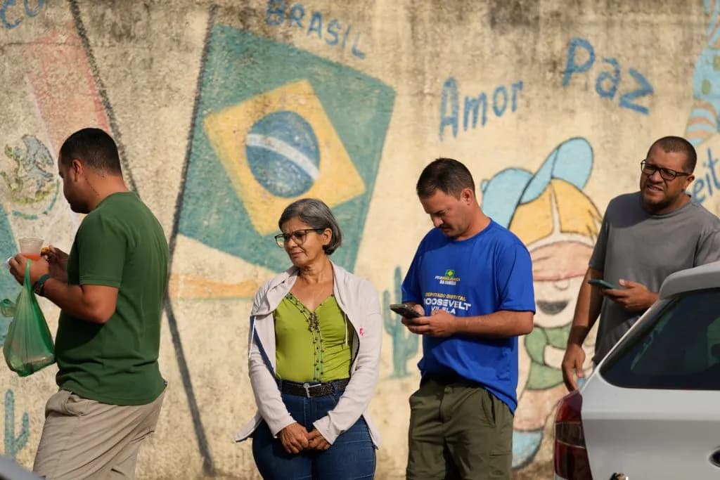 Brazil's Lula Faces Flávio Bolsonaro in High-Stakes Election