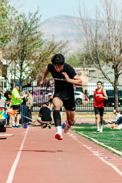 Eagle Valley Boys Track Team Dominates Mickey Dunn Invitational