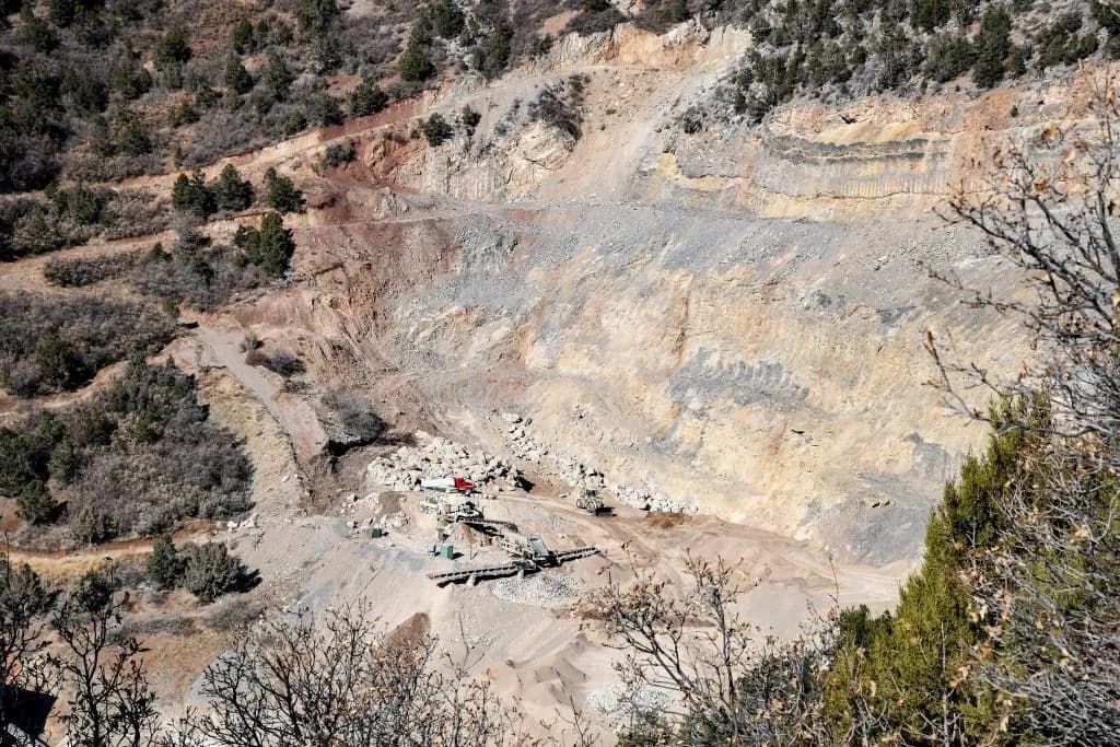 Bennet and Hurd Introduce Bipartisan Bill to Block Mid-Continent Quarry Expansion