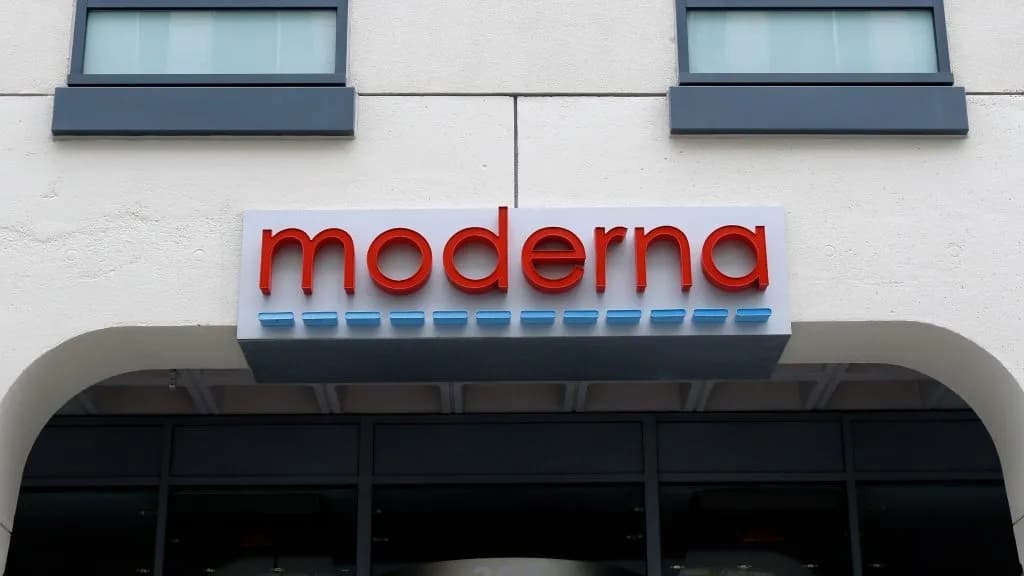 Moderna’s mRNA Flu Vaccine Wins Unanimous FDA Panel Backing