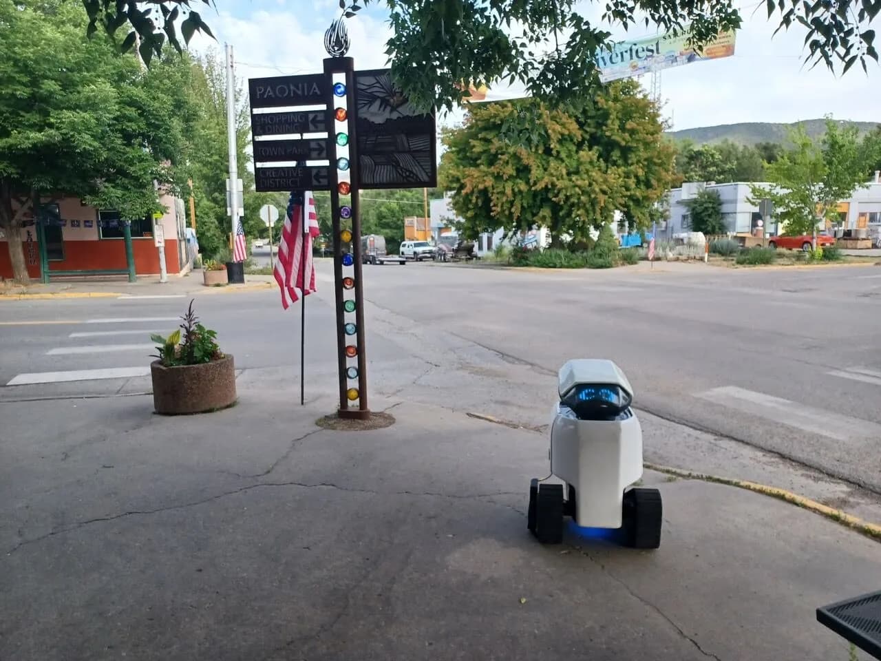 Paonia Robots Spark Administrative Exodus After Surveillance Dispute