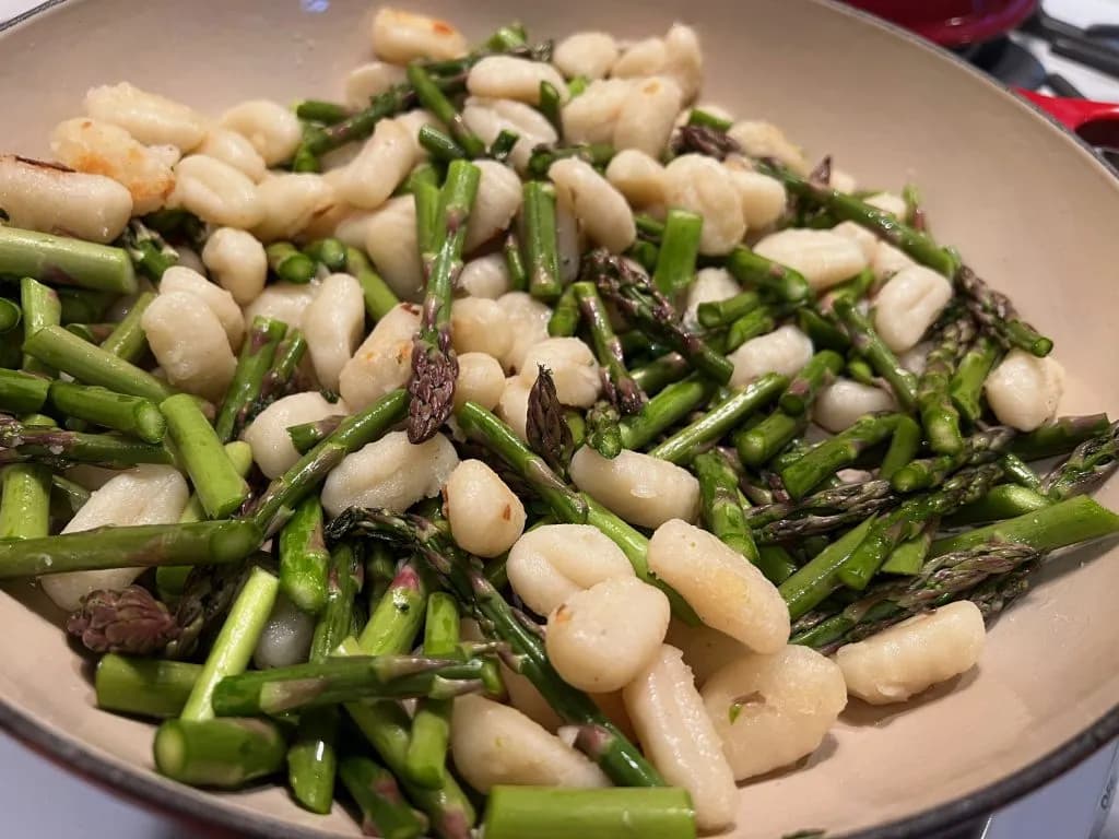 Hotchkiss HESTIVAL Celebrates Spring with Skillet Gnocchi and Asparagus