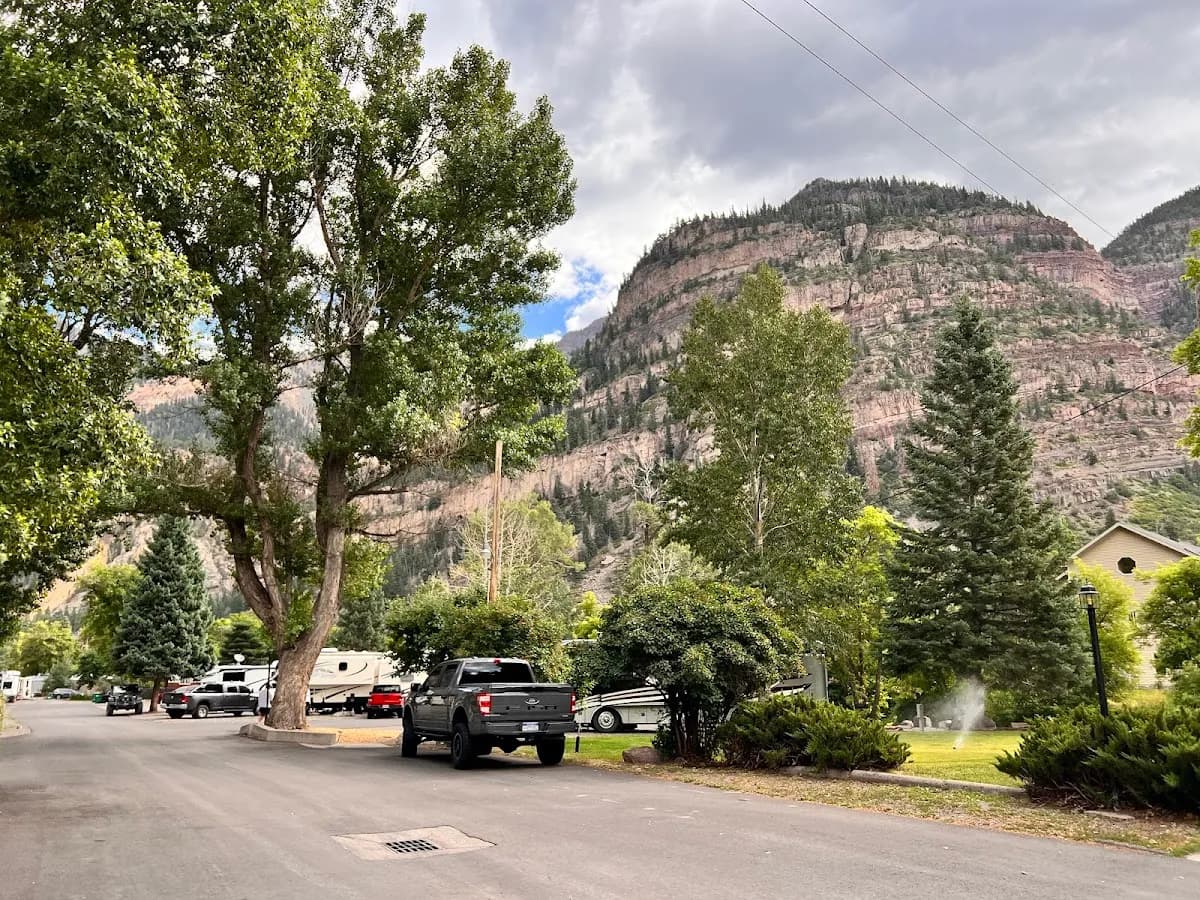 4J+1+1 RV Park